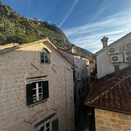 Athos Guesthouse Kotor Exterior photo