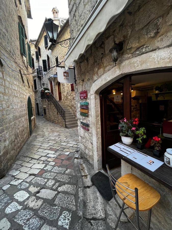 Athos Guesthouse Kotor Exterior photo