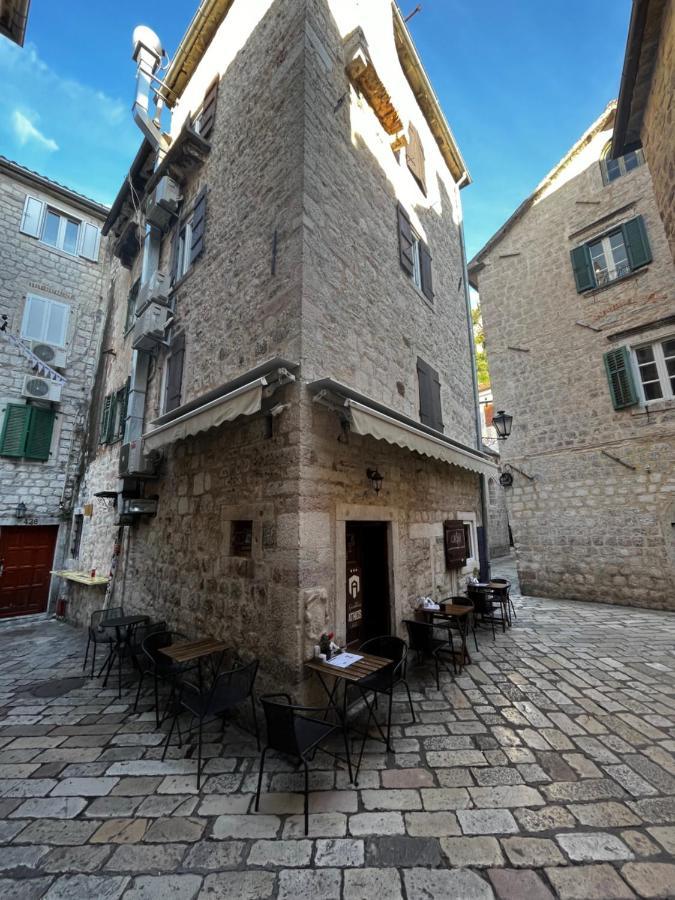 Athos Guesthouse Kotor Exterior photo