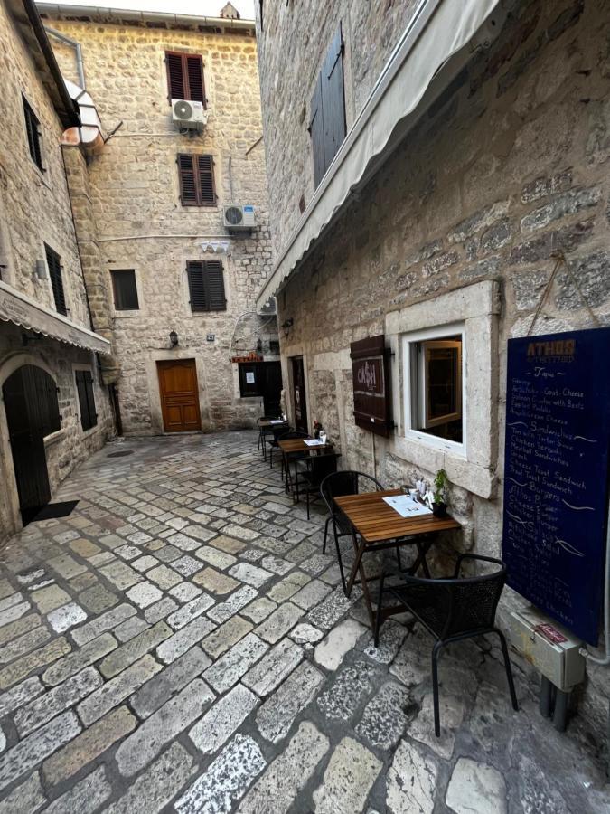 Athos Guesthouse Kotor Exterior photo